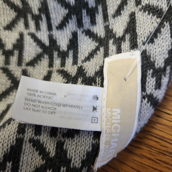 NWT Michael Michael Kors Logo Black and Light Gray Knit Scarf - Picture 5 of 5